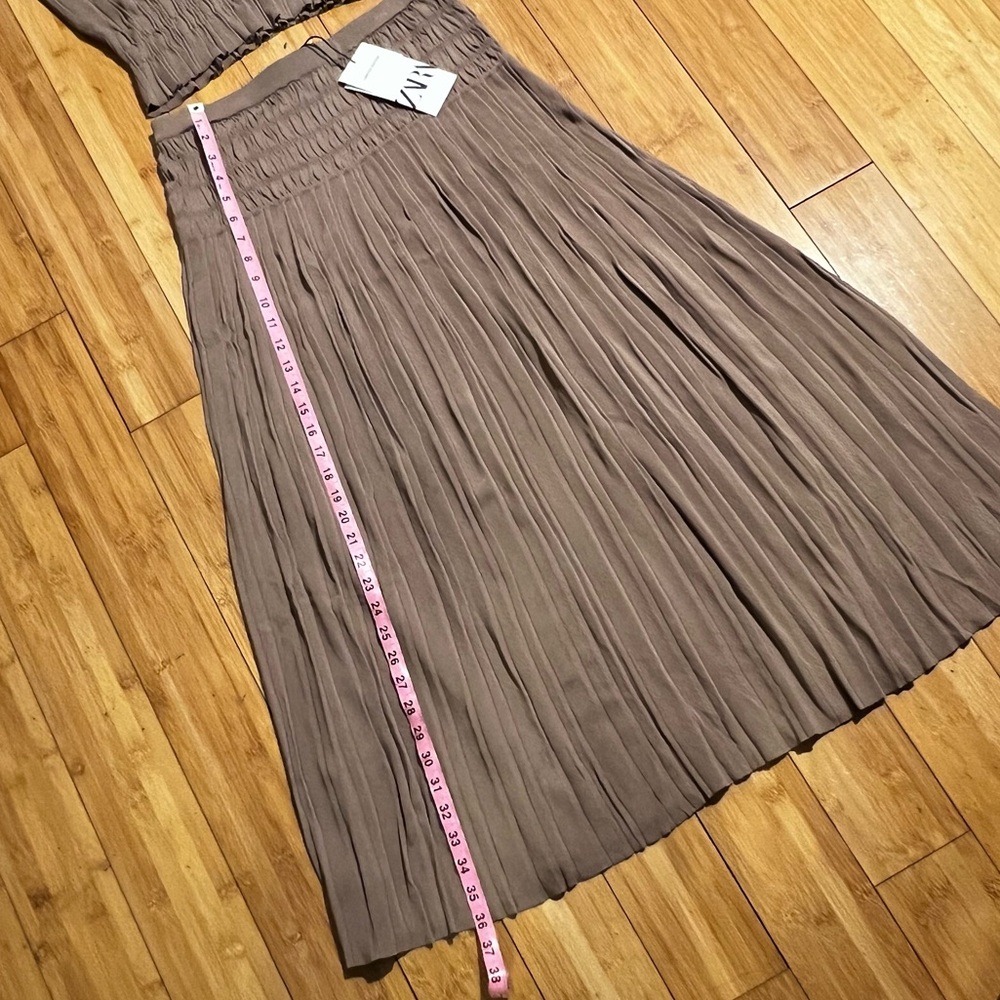 NWT Zara Limited Edition Knit Top & LE Knit Skirt Set: Top Size M Skirt Size L - Picture 9 of 13